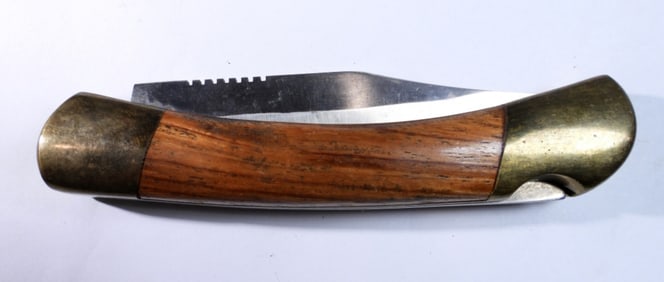 WOODEN HANDLE VINTAGE HUNTING KNIFE