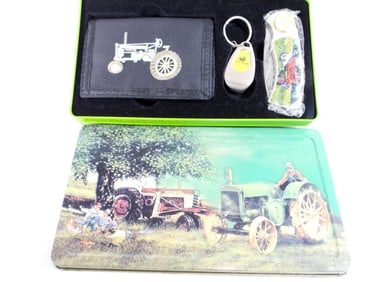 JOHN DEERE COLLECTORS KNIFE SET