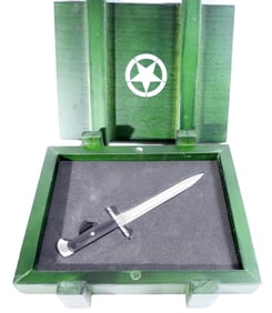 VINTAGE MINIATURE KNIFE