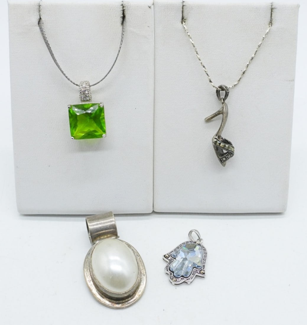 STERLING FASHION PENDANTS & CHAINS: FOUR STERLING FASHION PENDANTS AND TWO STERLING CHAINS, 20-24". (22.9 DWT)