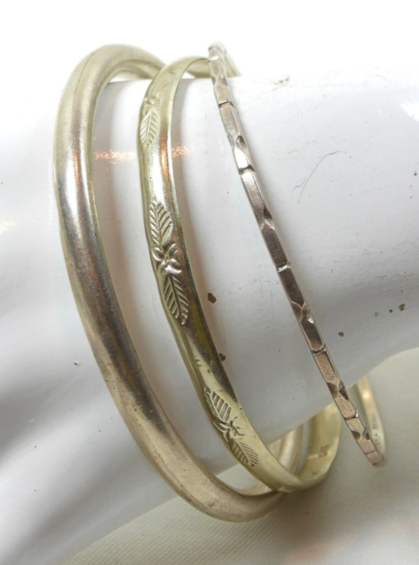 (3)STERLING MEXICO STAMPED SLIDE ON BRACELETS: (3) MEXICO/TAXCO STAMPED SLIDE ON BRACELETS DWT (22.8)