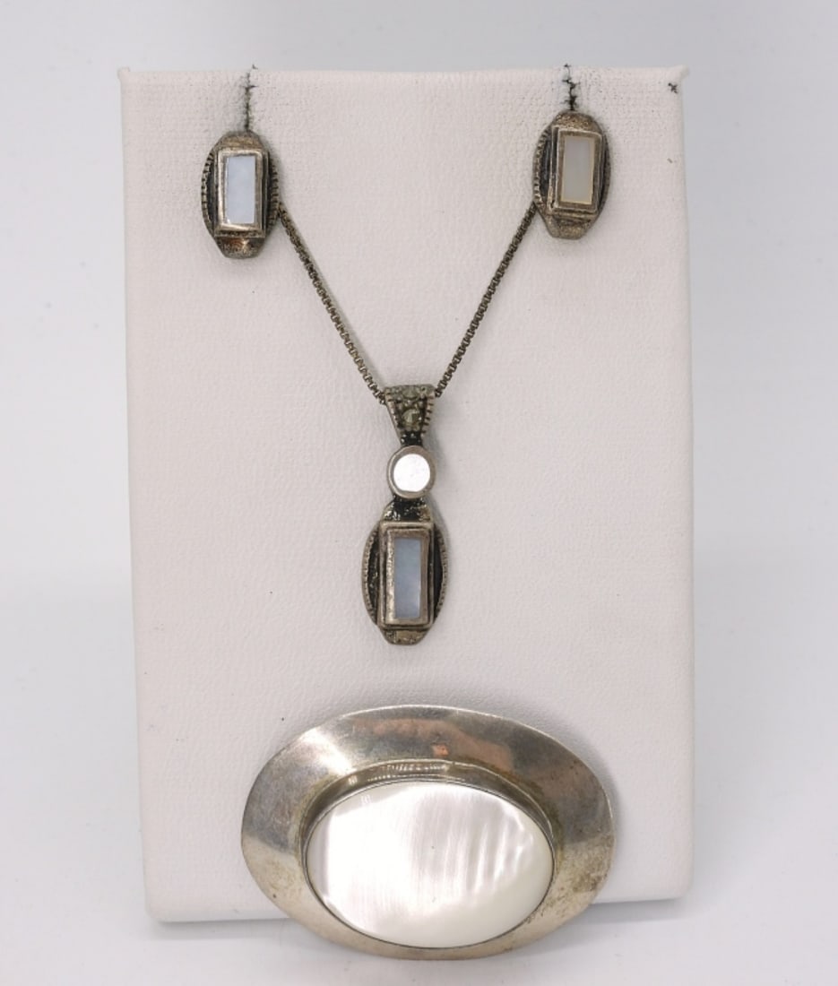 VTG 925 MOTHER OF PEARL SET (1 of 2)