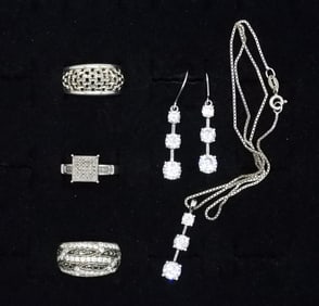 (5) GORGEOUS BRIDAL STYLE PIECES