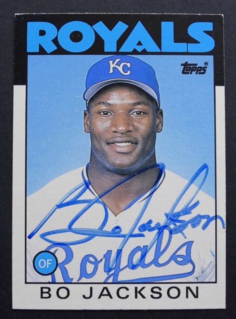 1986 TOPPS TRADED BO JACKSON SIGNED CARD (1 of 2)