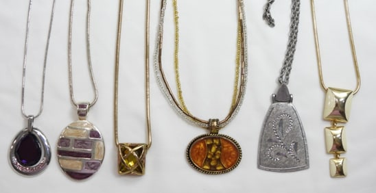 (6) FASHION NECKLACES w/PENDANTS