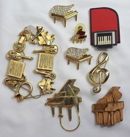 (8) PIANO / MUSIC JEWELRY LOT