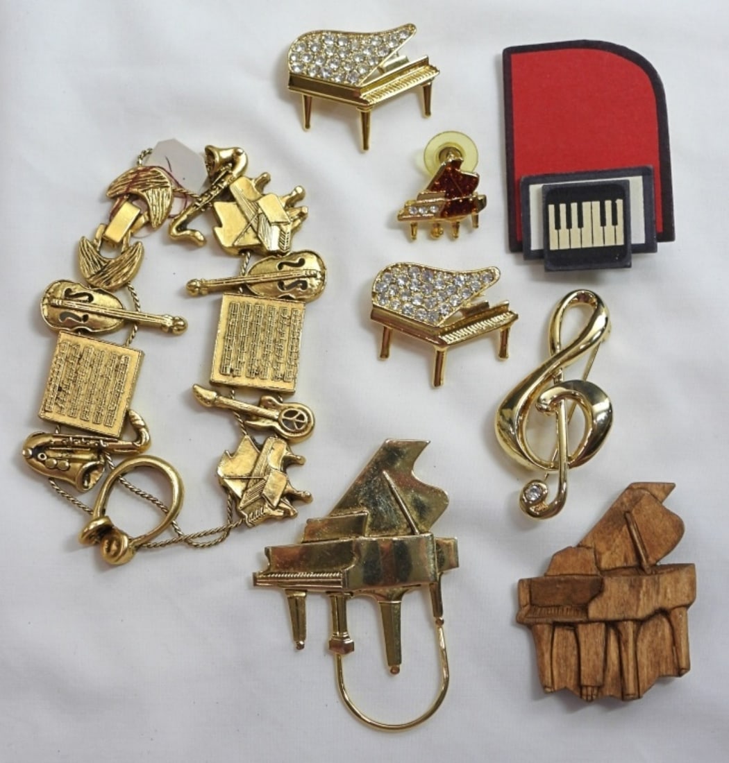 (8) PIANO / MUSIC JEWELRY LOT: PINS, BRACELET & MORE
