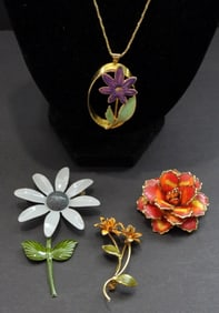 (3) VTG FLORAL PINS (1) FLORAL NECKLACE