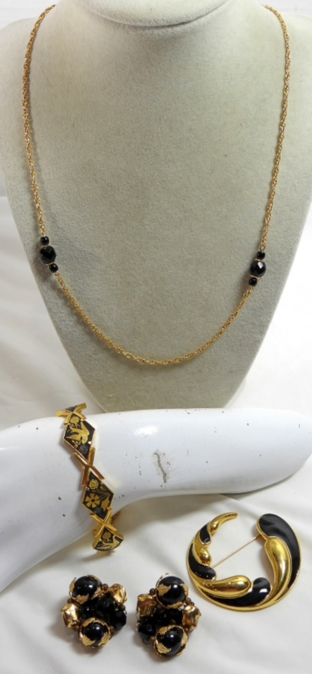 TRIFARI BLACK/GOLD PIN, ETECHED BRACELET: CLIP-ON EARRINGS & FASHION NECKLACE - NICE LOT