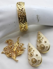 LARGE TEAR DROP EARRINGS, BRACELET plus