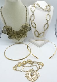 (5) GOLD TONE VTG NECKLACES
