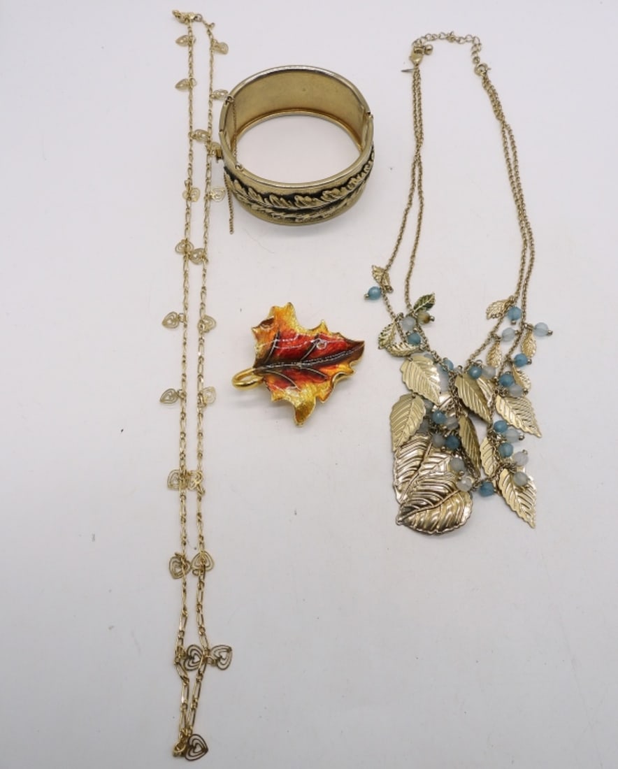 GOLD TONE LEAVES JEWELRY (1 of 1)