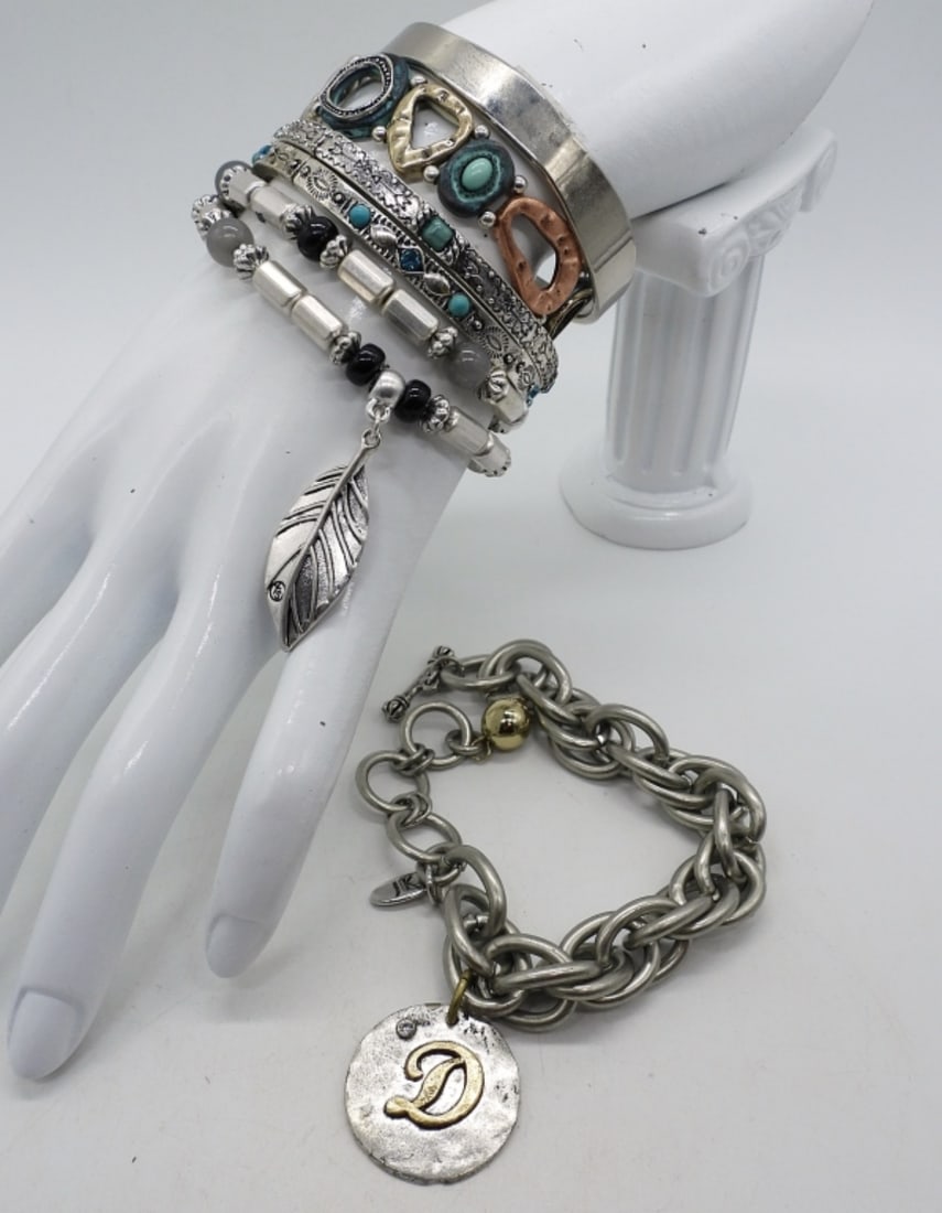 (7) FASHION BRACELETS (1 of 1)