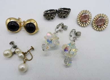 5 PAIR OF CLIP ON EARRINGS.