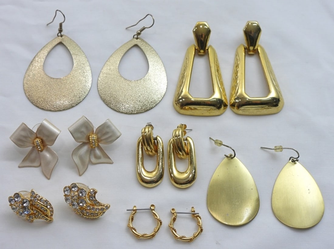 7 STUNNING VARIETY EARRING SETS (1 of 1)