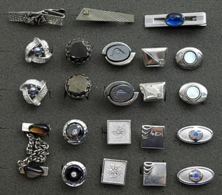 WIDE VARIETY LOT OF MENS JEWELRY/CUFFS