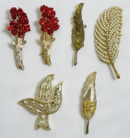 6 UNIQUE SPARKLY PINS
