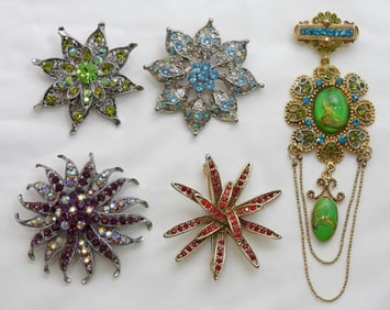 5 STUNNING SPARKLY FLOWER STYLE PINS