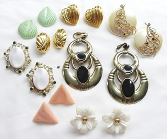 8 STUNNING VARIETY EARRING SETS