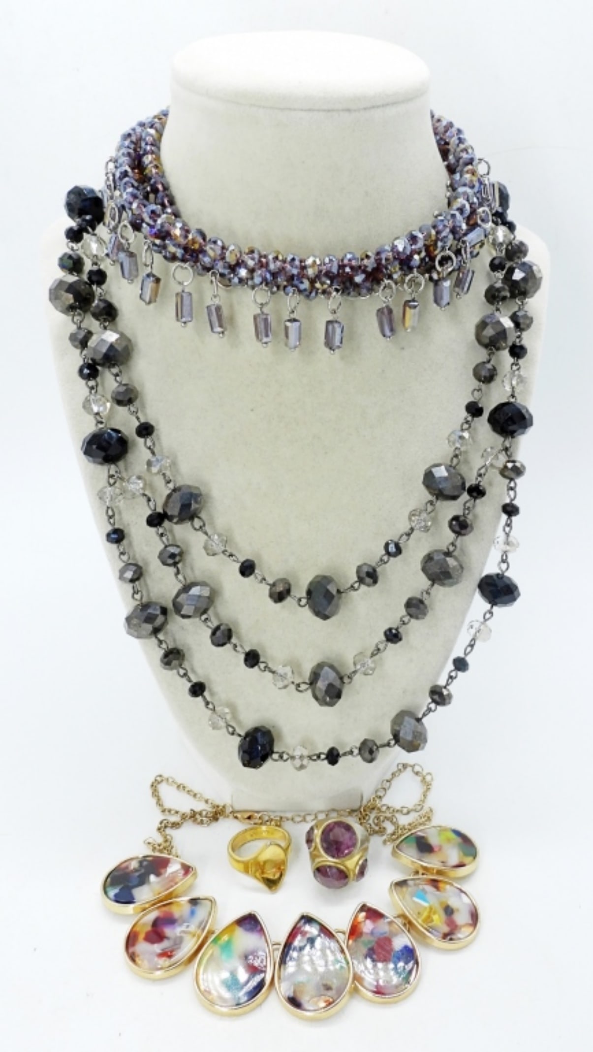 PRETTY FASHION NECKLACES & RINGS (1 of 4)