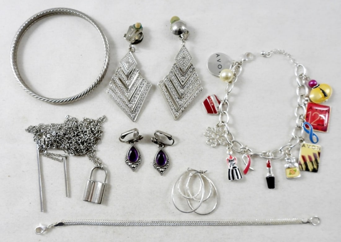 SILVER TONE FASHION JEWELRY 8pc LOT (1 of 2)