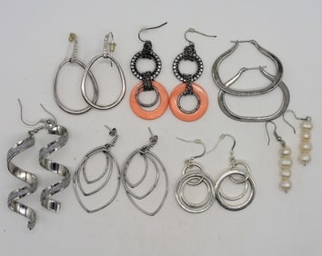 (7) CUTE PAIR OF PIERCED EARRINGS