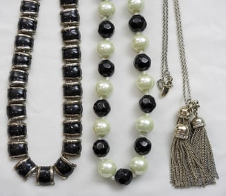 (3) CHIUNKY VINTAGE NECKLACES