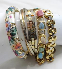 (5) COLORFUL FUN DESIGNED BRACELETS