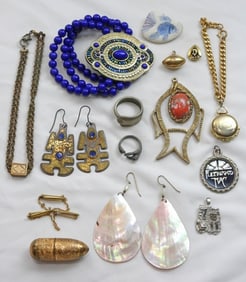 UNIQUE JEWELRY LOT