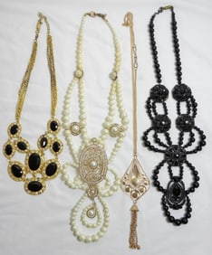 4 STUNNING VARIETY STYLES NECKLACES