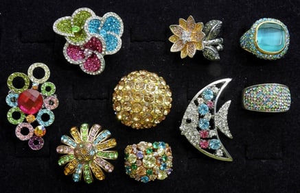 8 SPARKLY VARIETY STYLE RINGS & 1 PIN
