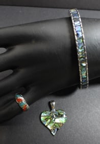 PRETTY BRACELET/RING/PENDANT SET