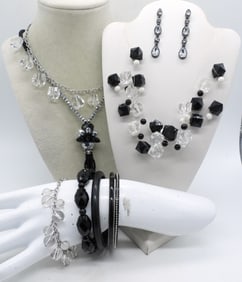 PRETTY BLACK & WHITE COSTUME SET
