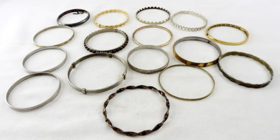 LARGE LOT ASSORTED LADIES BANGLE BRACELETS
