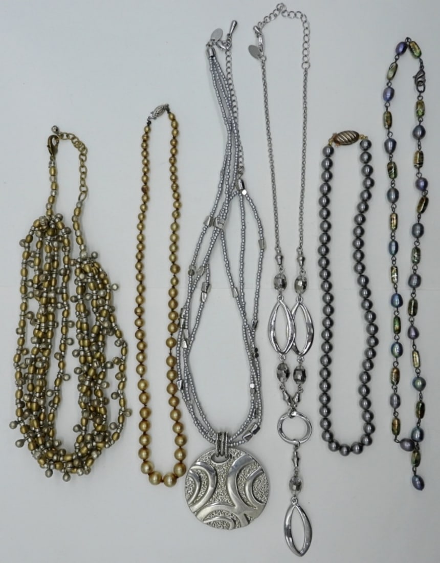 (6) FASHION NECKLACES SILVER TONES: SIX SILVER TONE & SOME GOLD TONE FASHION NECKLACES. 14"-20".