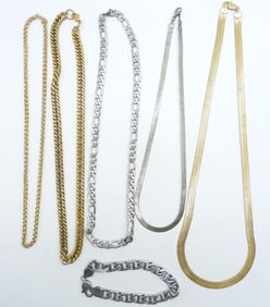 5 CHAINS, 1 BRACELET