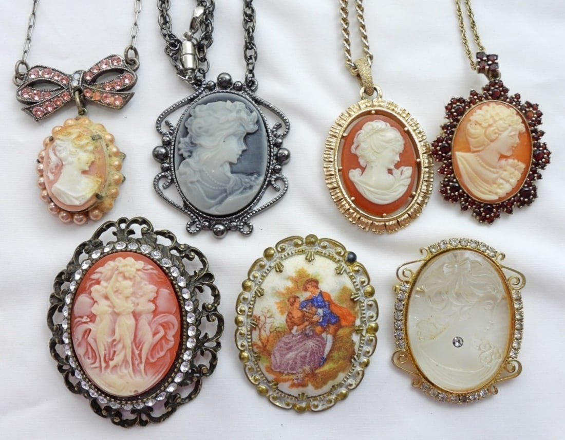 7 VARIETY CAMEO JEWELRY ACCESSORIES: 7 VARIETY VINTAGE CAMEO JEWELRY ACCESSORIES, 4 CAMEO NECKLACES, 2 CAMEO PINS AND 1 VINTAGE PHOTO PIN