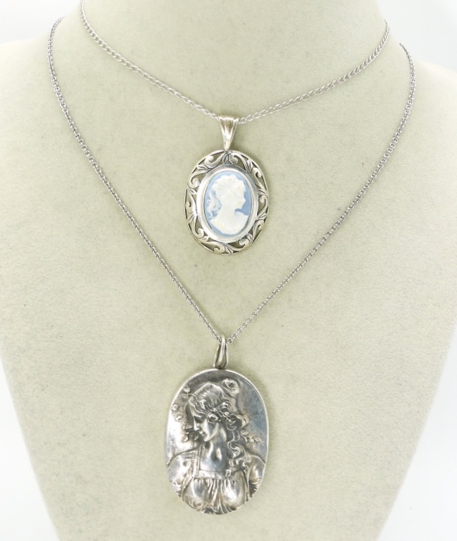 925 & 999 CAMEO NECKLACES: STERLING BLUE / WHITE CAMEO NECKLACE, 20". SILVER CAMEO LIKE PENDANT MARKED 999, ON A 18" STERLING CHAIN. PENDANT IS 2" LONG. (18.9 DWT)