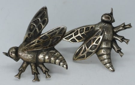 VIKING CRAFT BEE SCREW BACK EARRINGS