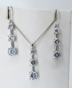 3 STONE DIAMOND LIKE NECKLACE SET