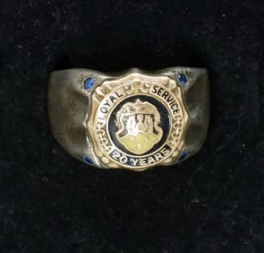 VINTAGE STERLING OLDSMOBILE RING