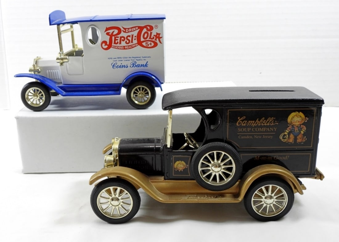 (2) VINTAGE NAME BRAND COIN BANKS: (2) VINTAGE NAME BRAND COIN BANKS- PEPSI AND CAMPBELLS