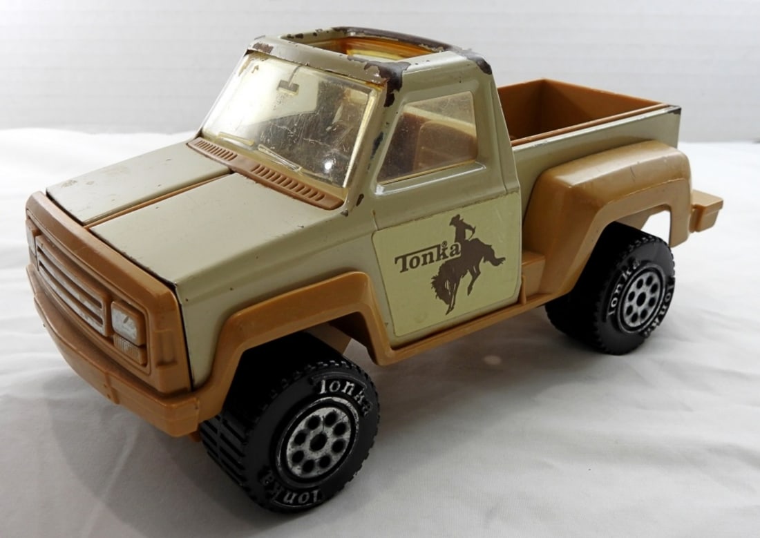 1979 TONKA BRONCO PICKUP TRUCK: 1979 TONKA BRONCO PICKUP TRUCK, MADE IN THE USA 9''X 4'' X 4''