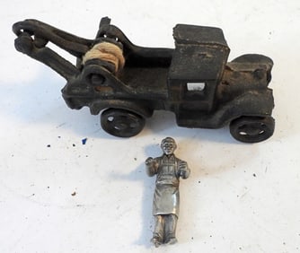VINTAGE CAST IRON 5" TOW TRUCK WRECKER