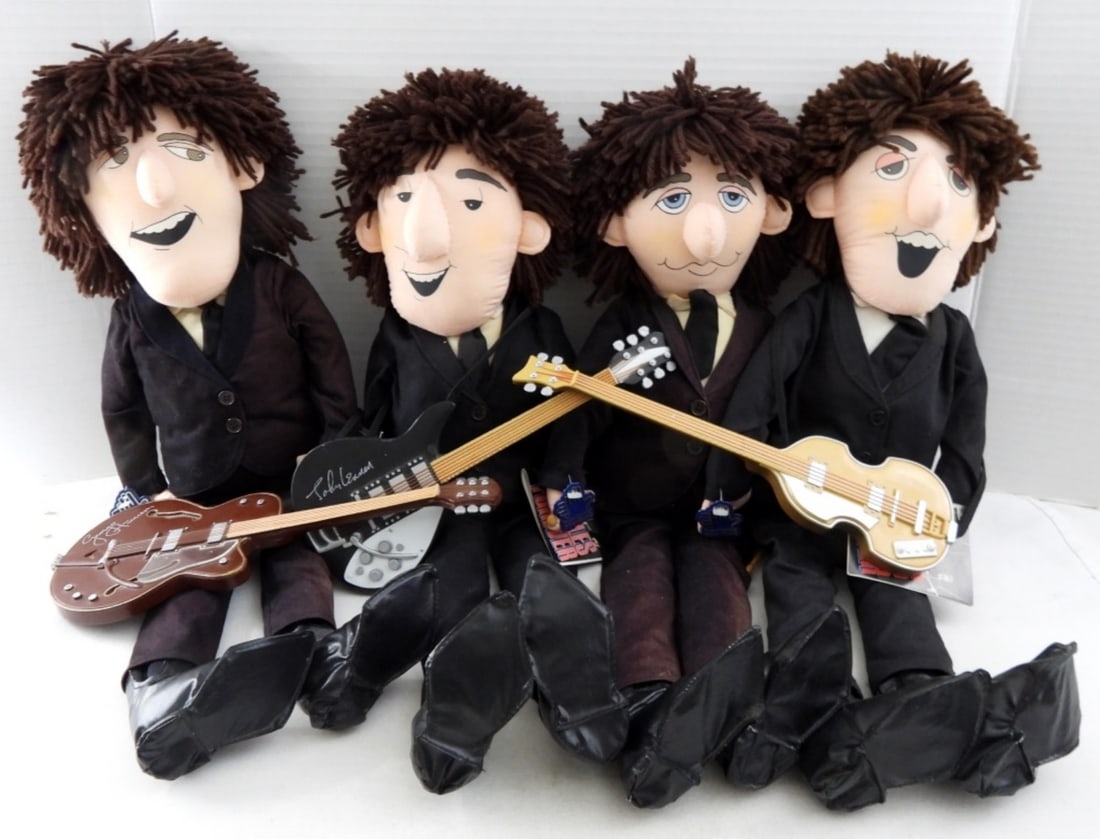 BEATLES APPLAUSE DOLLS SET OF 4: VINTAGE BEATLES APPLAUSE DOLLS- SET OF 4. EACH DOLL HAS THE TAG & THE INSTRUMENTS- IN VERY GOOD CONDITION.