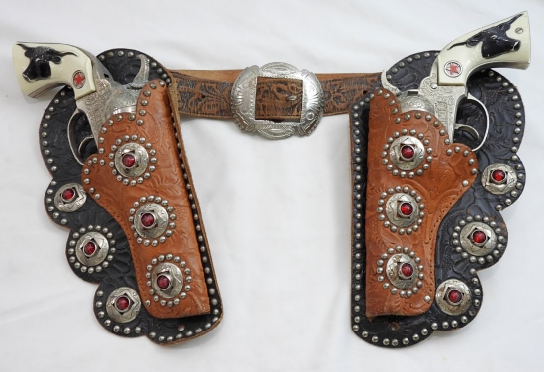 (2) TEXAN JR CAP GUNS w/HOLSTER/BELT: SHOWS SOME OXIDATION / WORKING CONDITION / NEEDS CLEANED