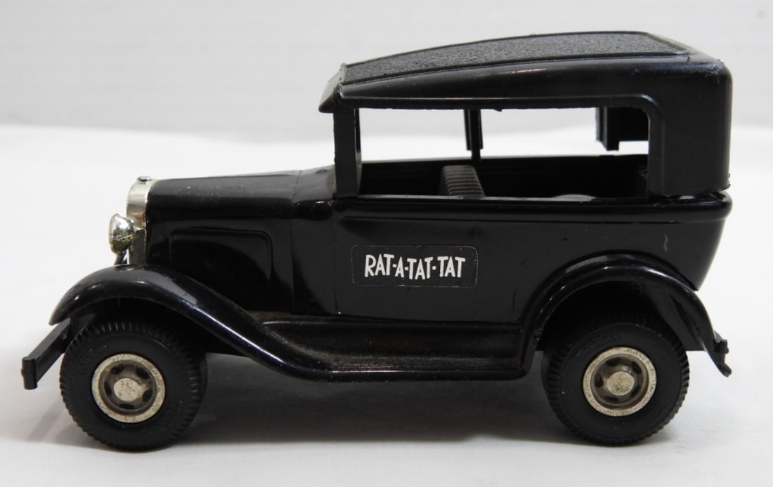 TONKA RAT-A-TAT-TAT FORD MODEL T SEDAN: PRESSED STEEL TOY OVER 4 " LONG