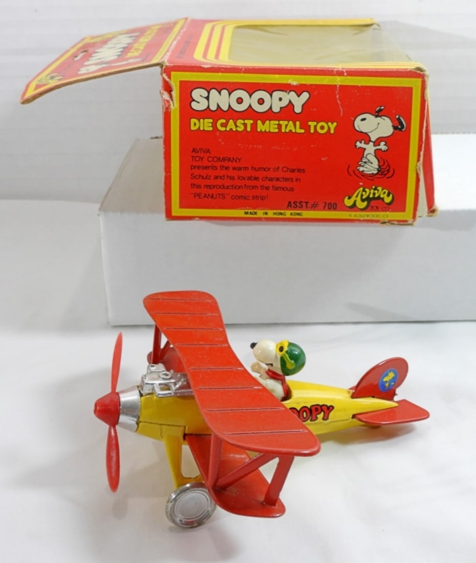 1975 AVIVA TOY CO. SNOOPY DIECAST METAL AIRPLANE: DOES COME WITH ORIGINAL BOX, HAS BEEN OPENED, 1975 MADE IN HONG KONG