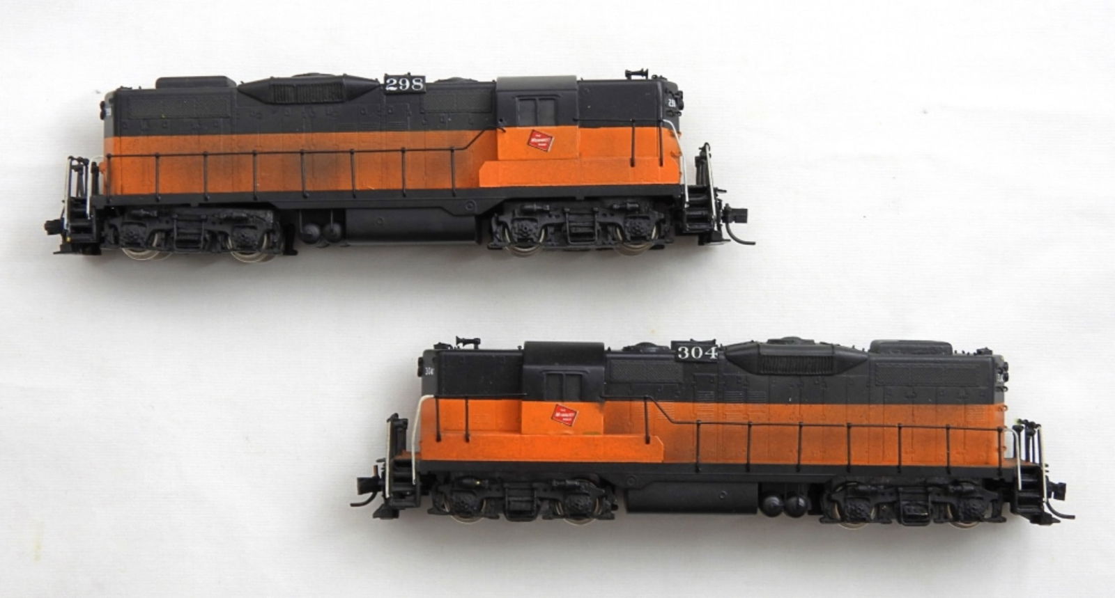 N SCALE ENGINES - SAM KOREA #298 & #304: IN ORIGINAL BOXES - HALL MARK MODELS