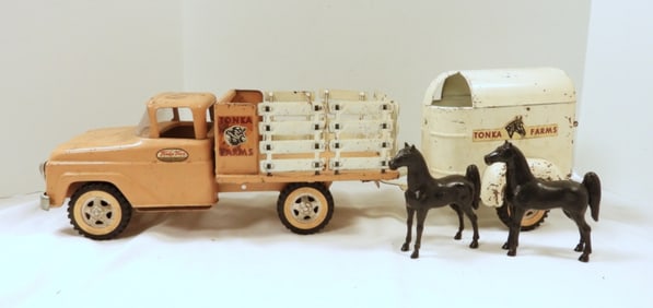 1960's TONKA FARMS STAKE TRUCK & TRAILER
